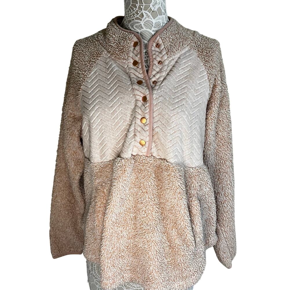 Maurice’s Light Pink Faux Fur Pullover with Rose Gold Snaps – Women’s XL EUC